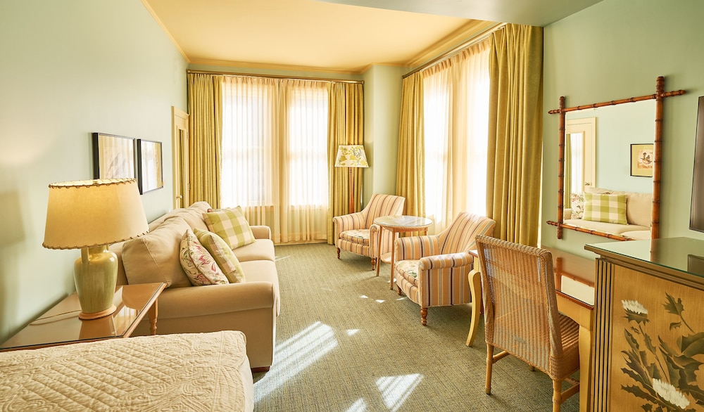 Ashland Springs Hotel 53/62