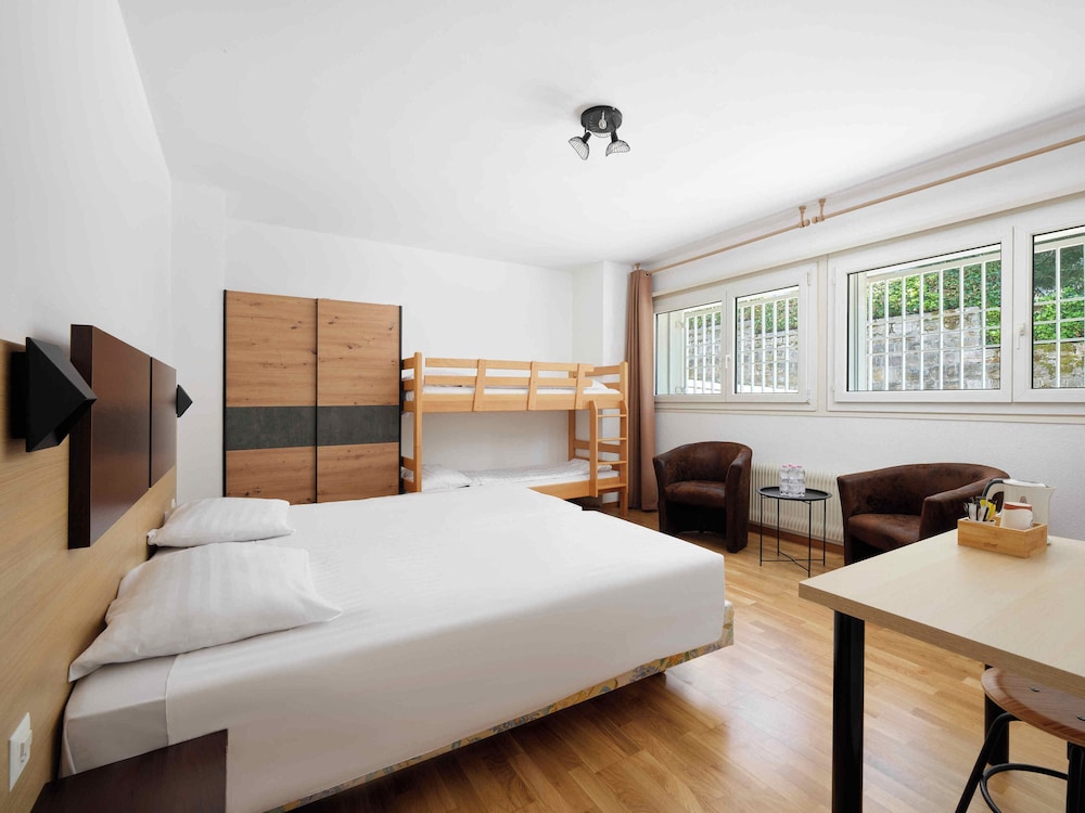 Family, Quadruple, Twin Beds, 2 Bunk Beds