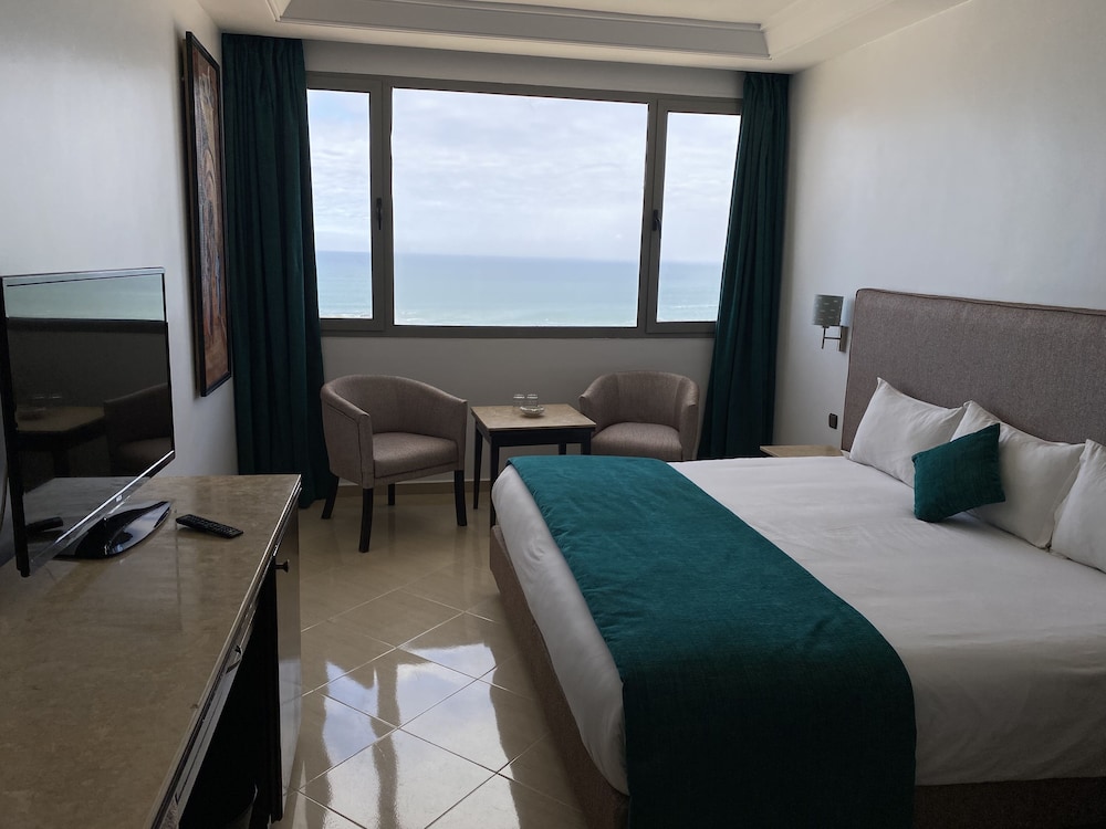 Azur Hotel 15/35