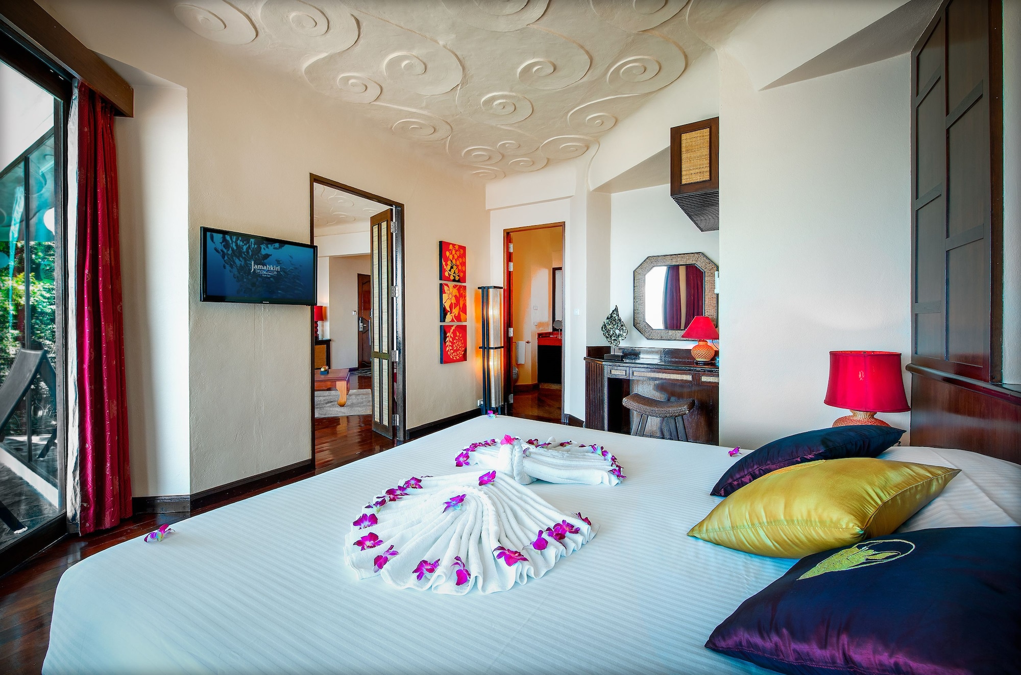 Deluxe, Pavilion, Suite, King Bed