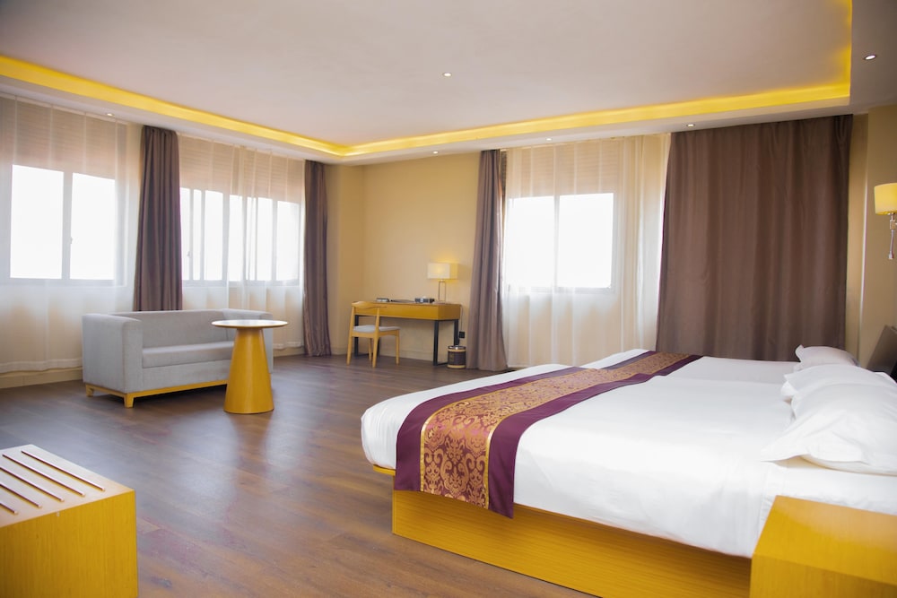 2000 Hotel 12/50