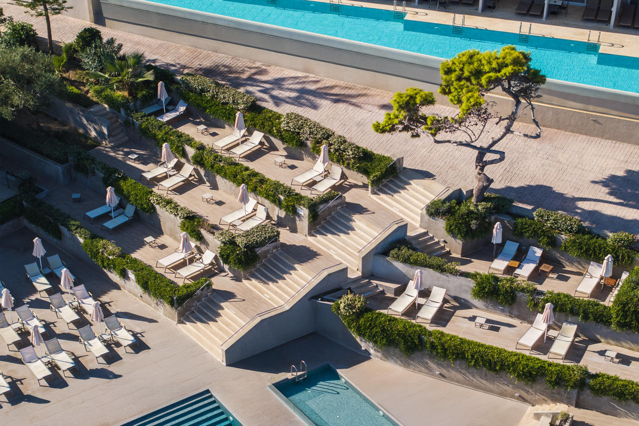 Alexandra Beach Resort & Spa 125/138