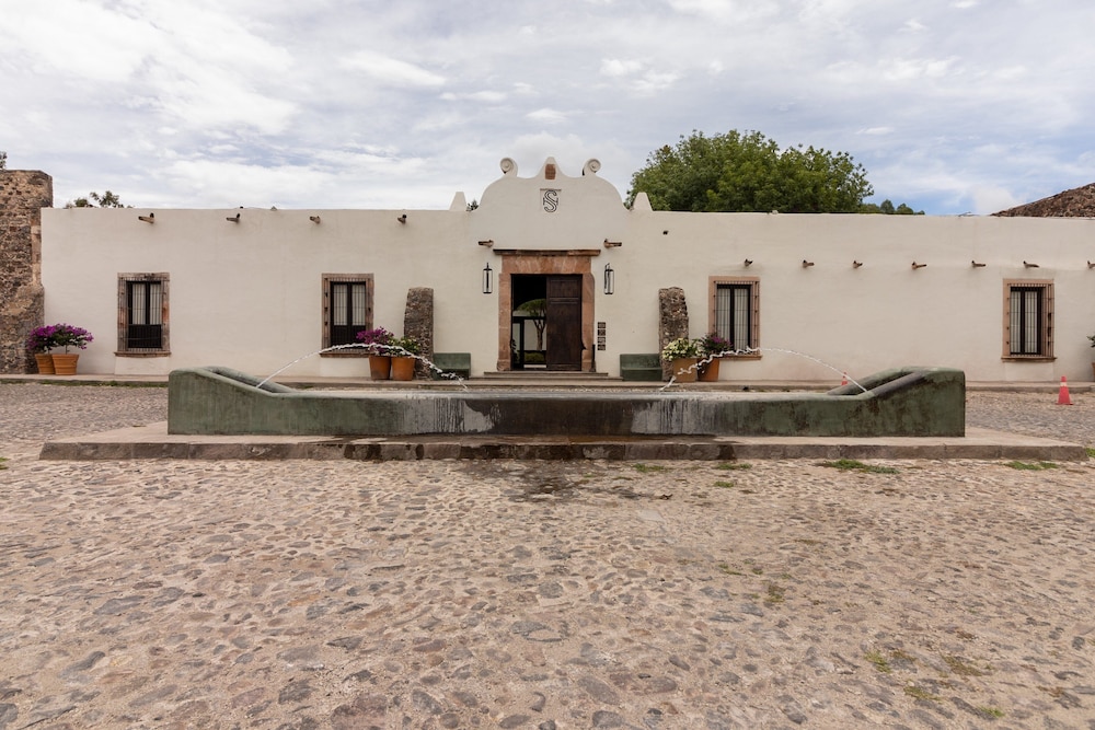 Hotel Hacienda EL Salitre 38/50