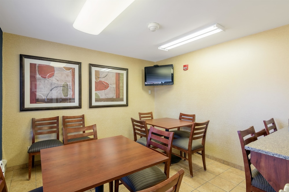 Motel6 Eau Claire, WI 28/49