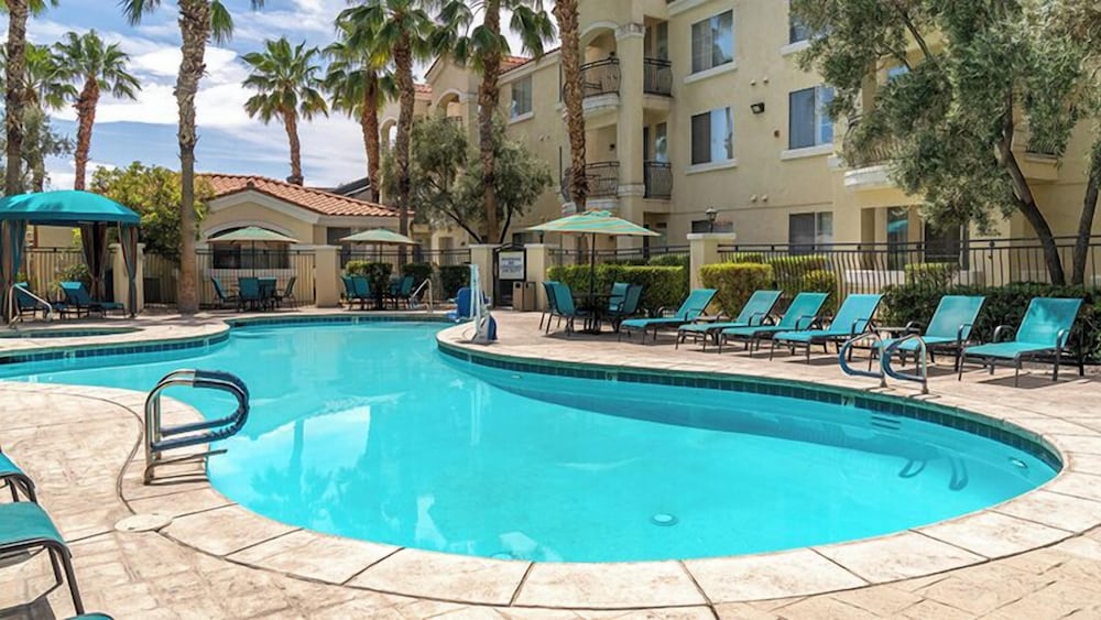 Club De Soleil All-Suite Resort 39/44