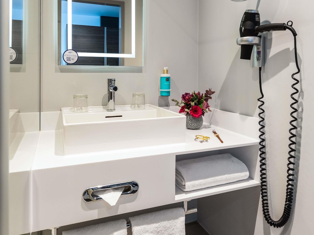 غرفة سوبيريور بسرير مزدوج مع أريكة، NOVOTEL HAMBURG CITY ALSTER 9/9