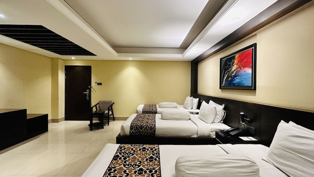 Hotel The Capital 15/50