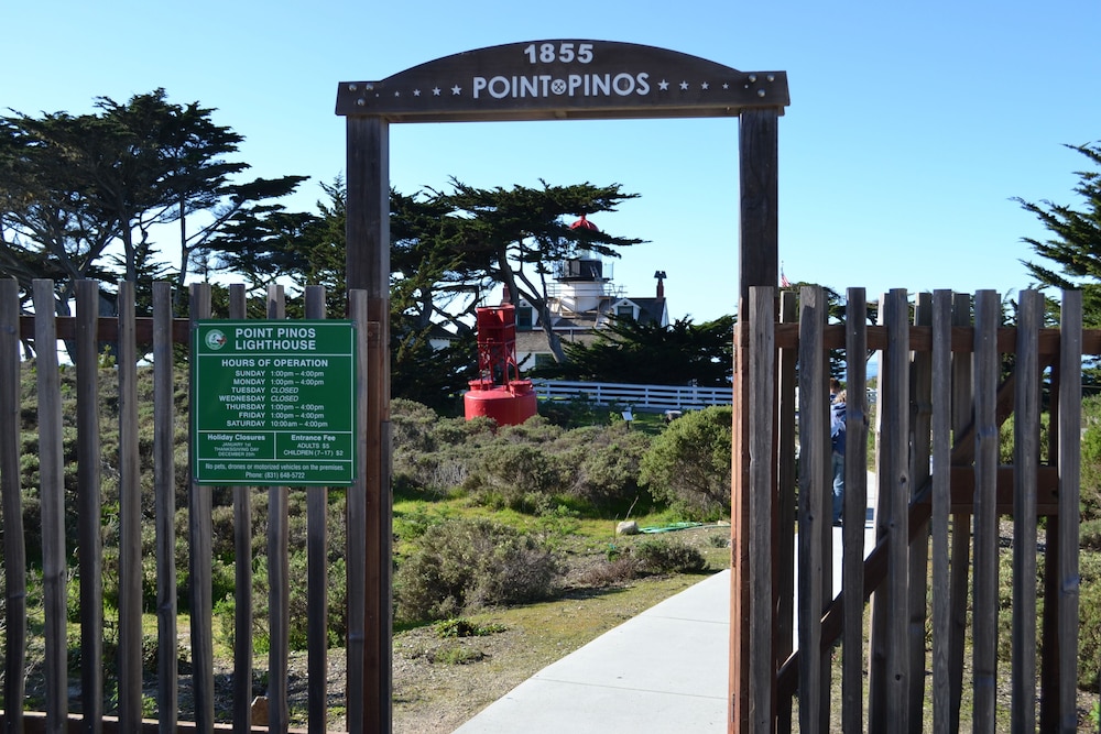 Monterey Peninsula Inn 4/63