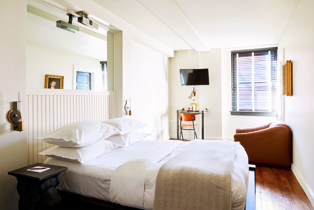 Patron, Double Bed