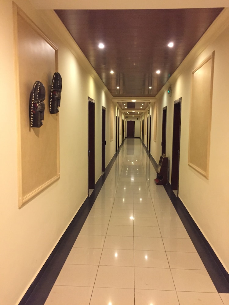 Royal Grand Hotel 5/64
