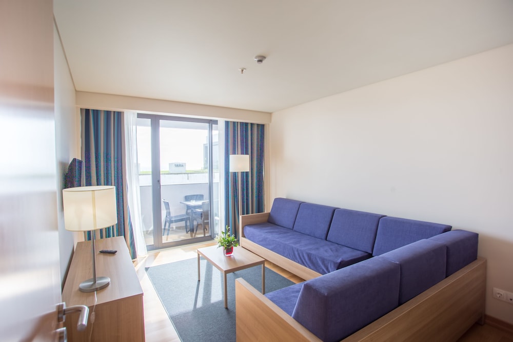 Antillia Hotel 95/127