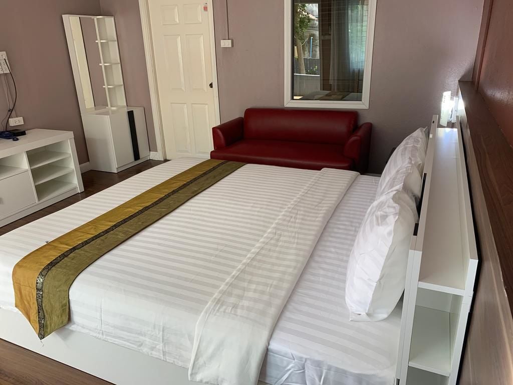 Deluxe, Pavilion, King Bed