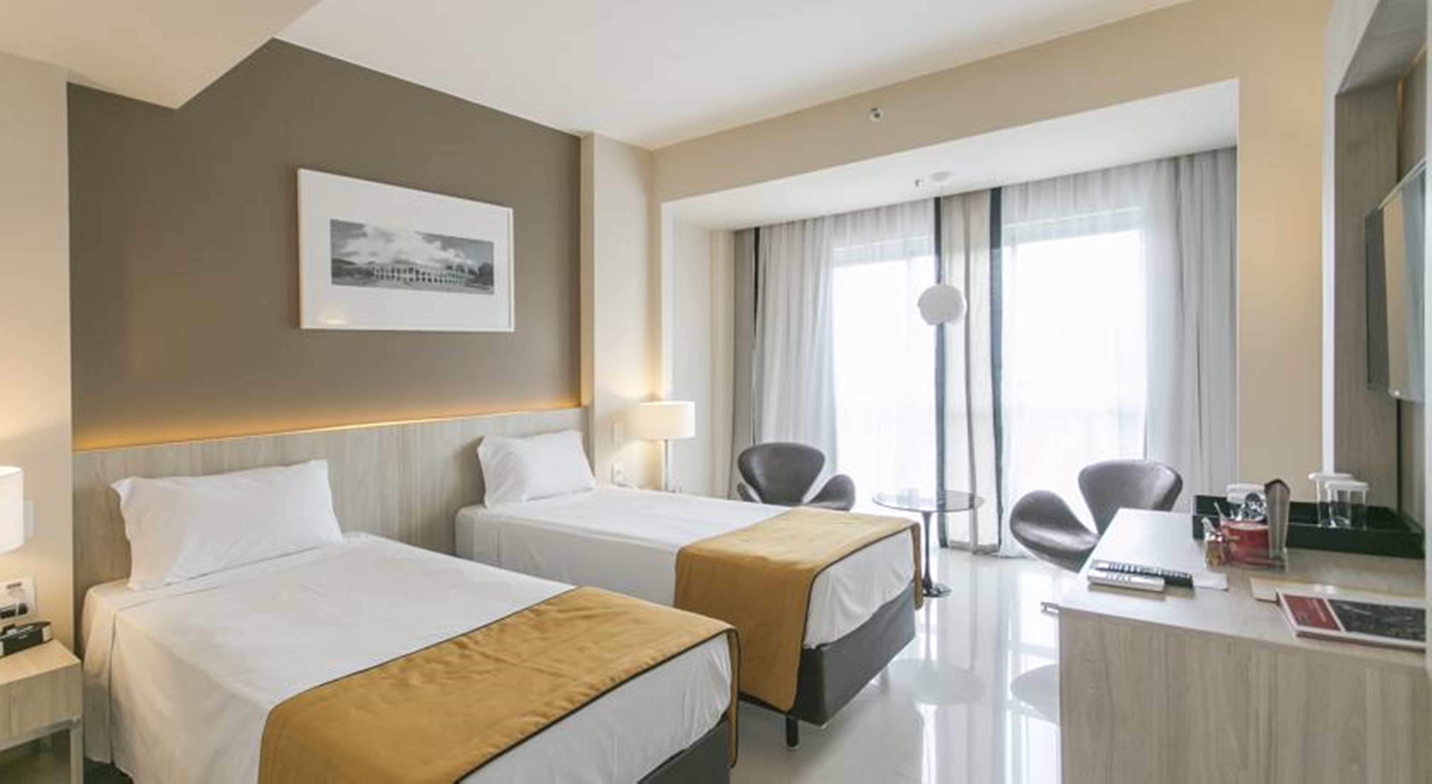 Luxury, Twin Beds