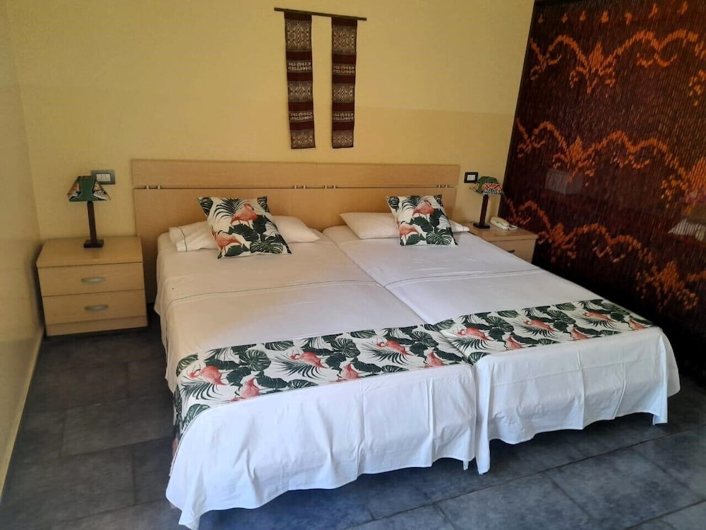 Room, Twin Beds, Porta Do Vento 4/6