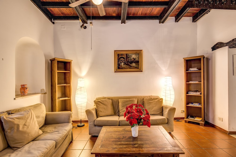The House In Trastevere 30/48