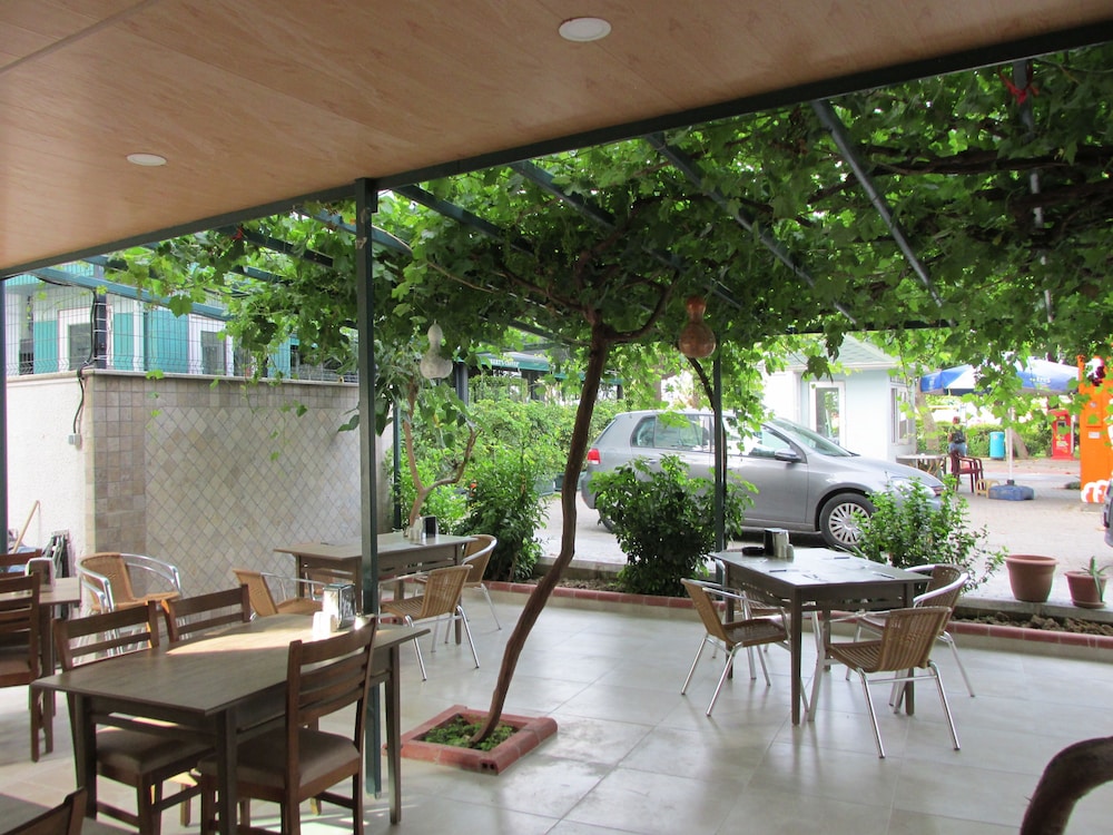 Aysev Hotel 24/42