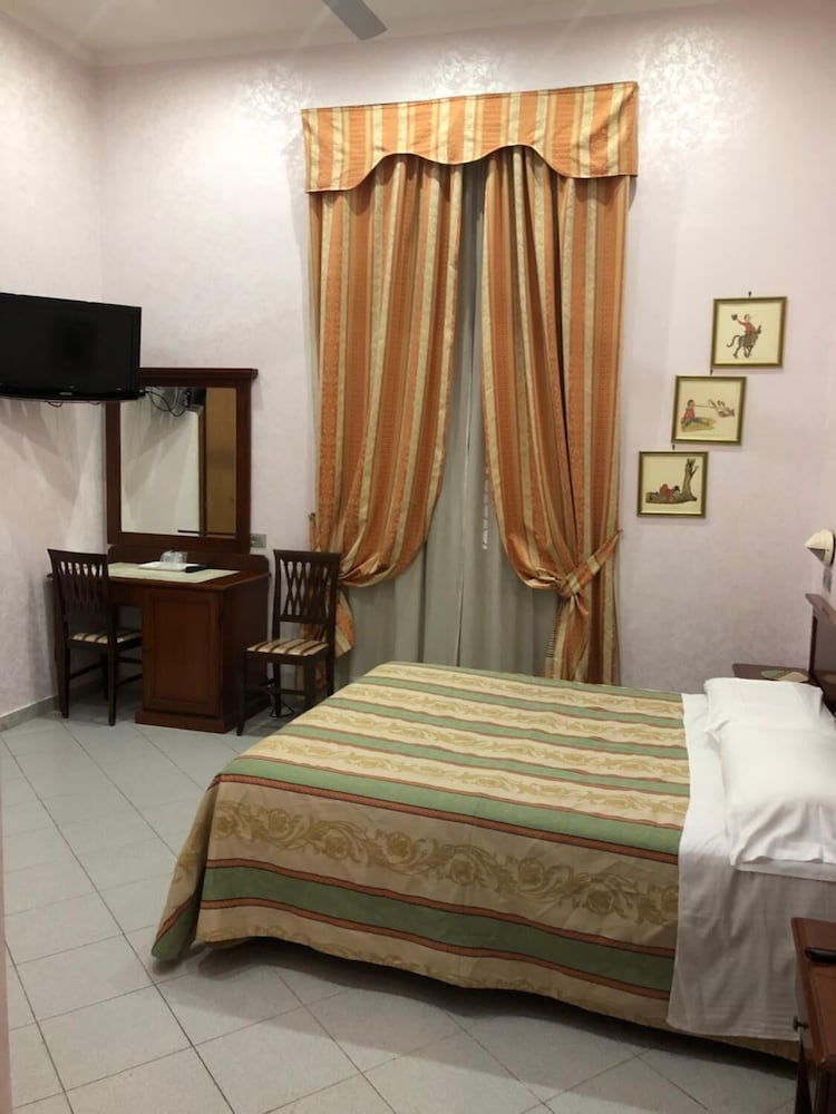 Hotel Marisa 43/114