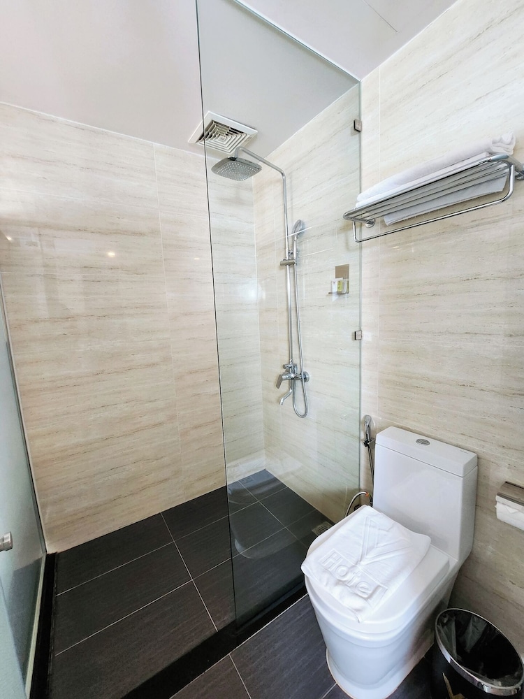 V Hotel Nha Trang 50/50