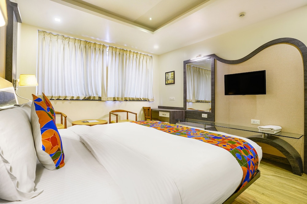 Prestige Hotel 28/50