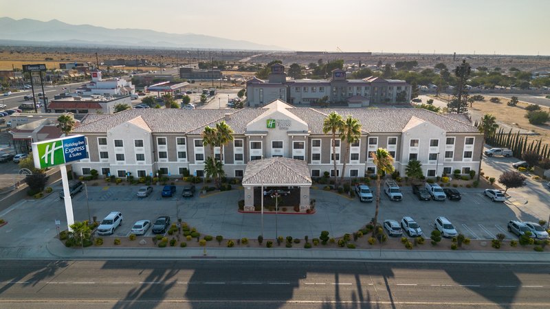 Holiday Inn Express Hotel & Suites Hesperia 7/56