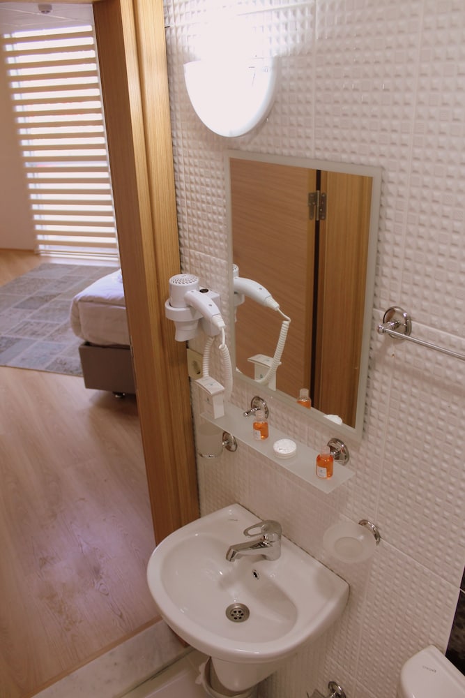 Avcilar Dedem Hotel 2 18/19
