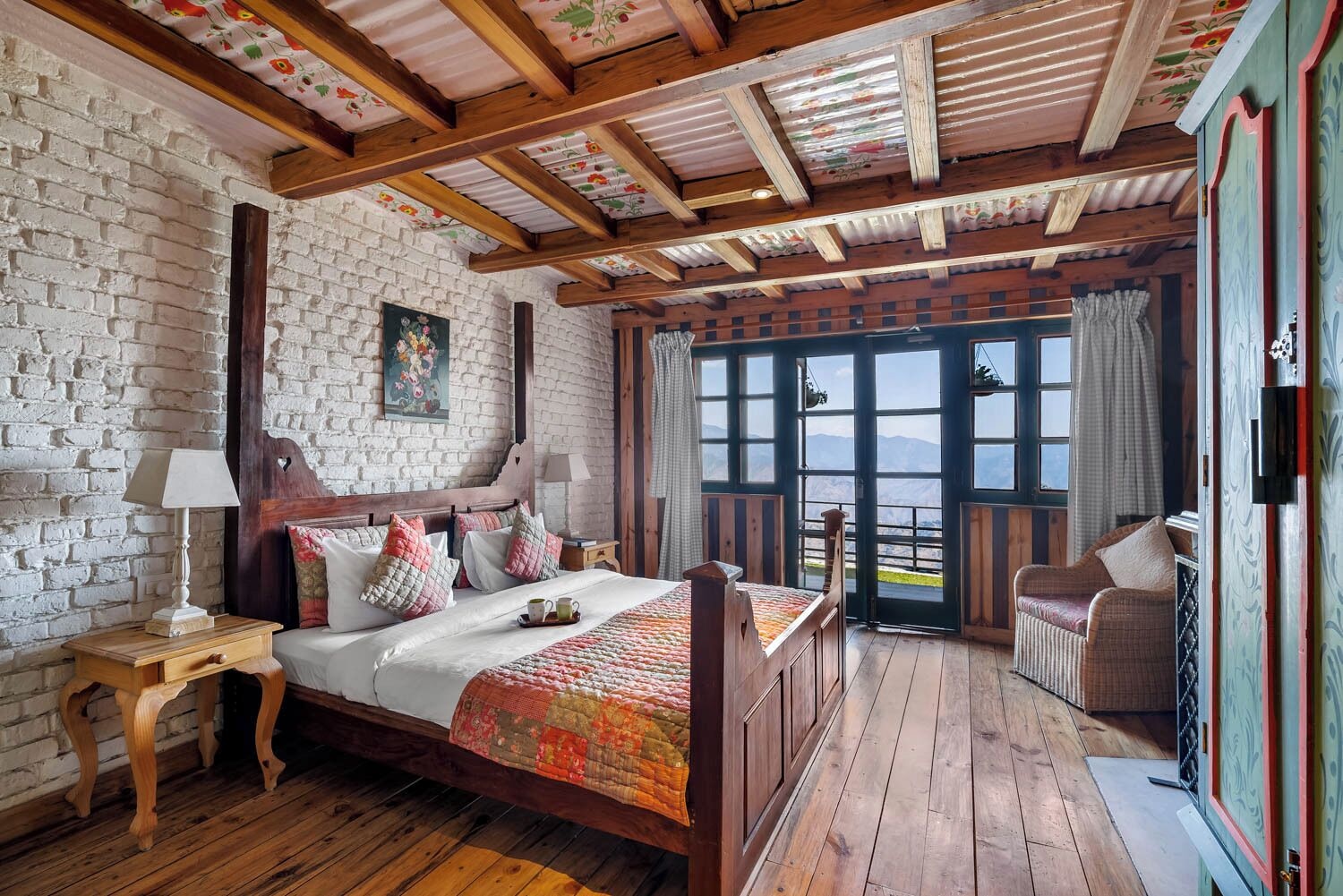 Tree, Pine, Superior, Lodge, Villa, 1 King and 1 Single Beds