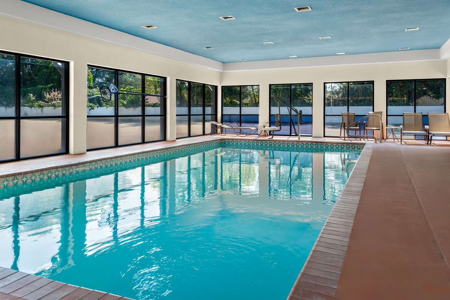 Quality Inn & Suites Lafayette 12/22