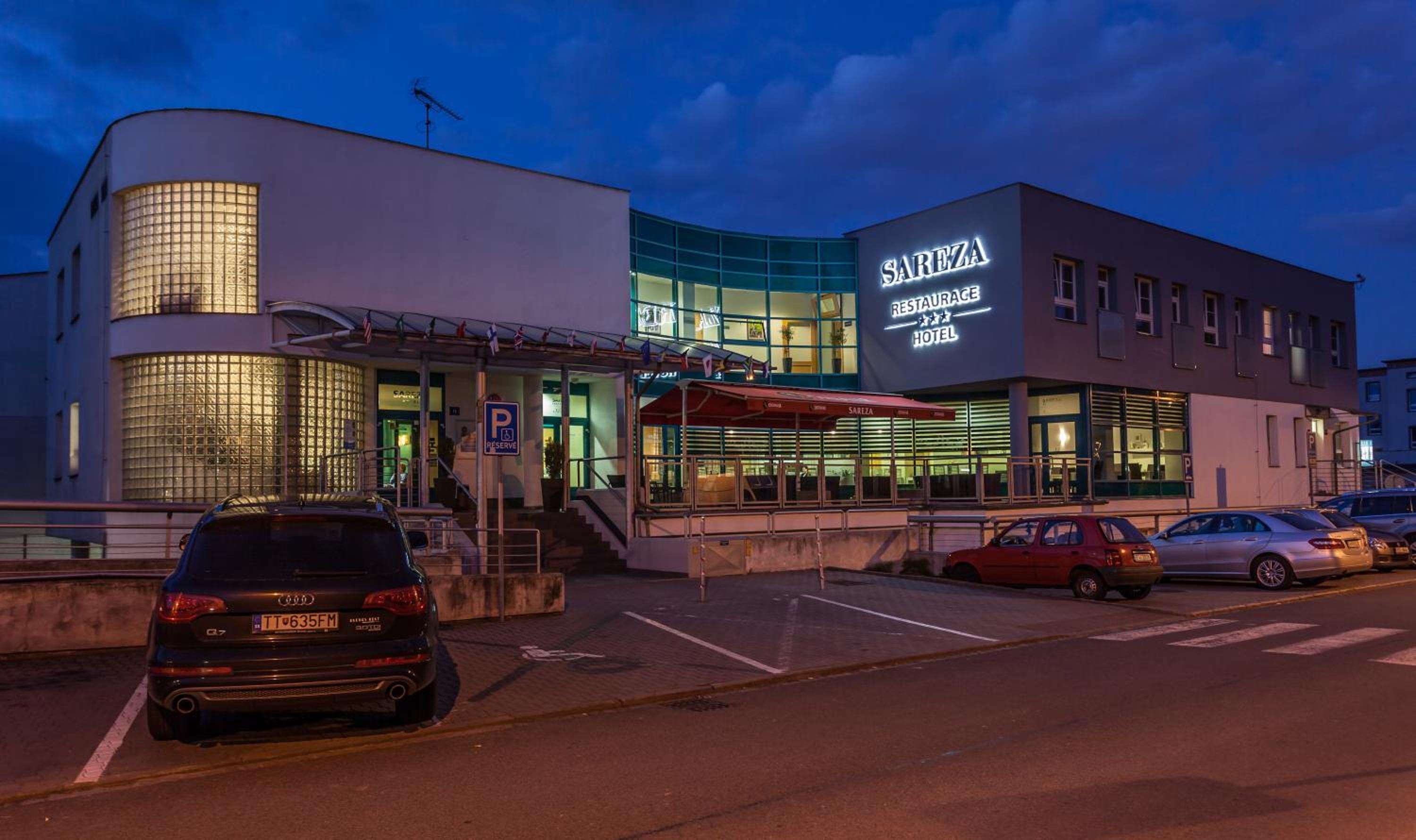 Sareza Hotel 37/48