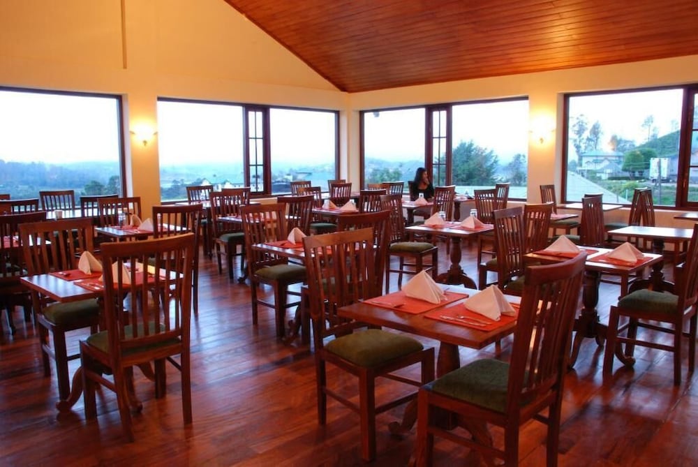 Tea Bush Hotel 47/71