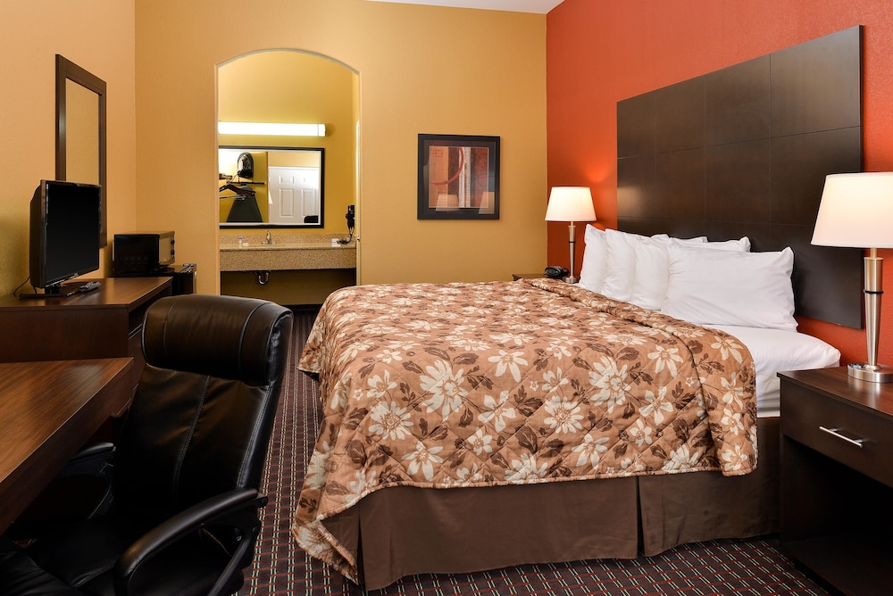 Americas Best Value Inn Tupelo Leeb Drive 12/33