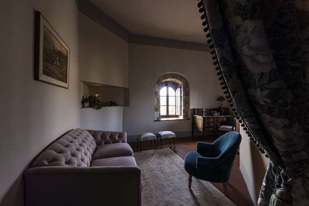 Castello di Tornano 34/48