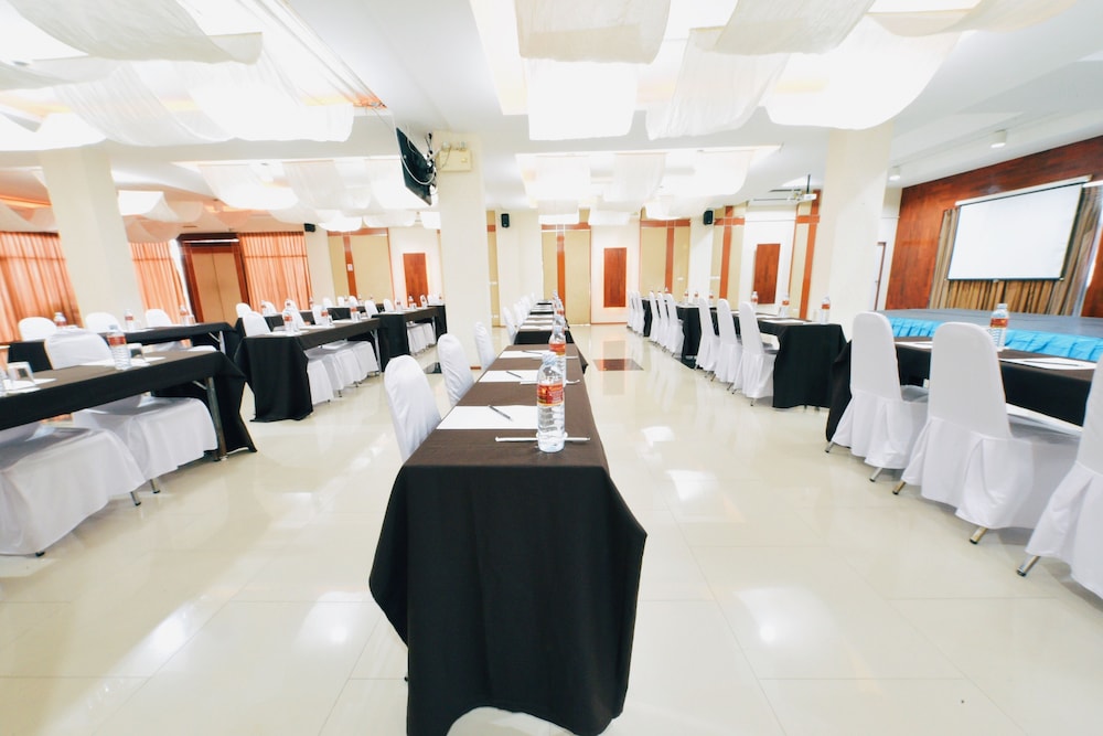 GLORY PLACE HUA HIN HOTEL 63/70