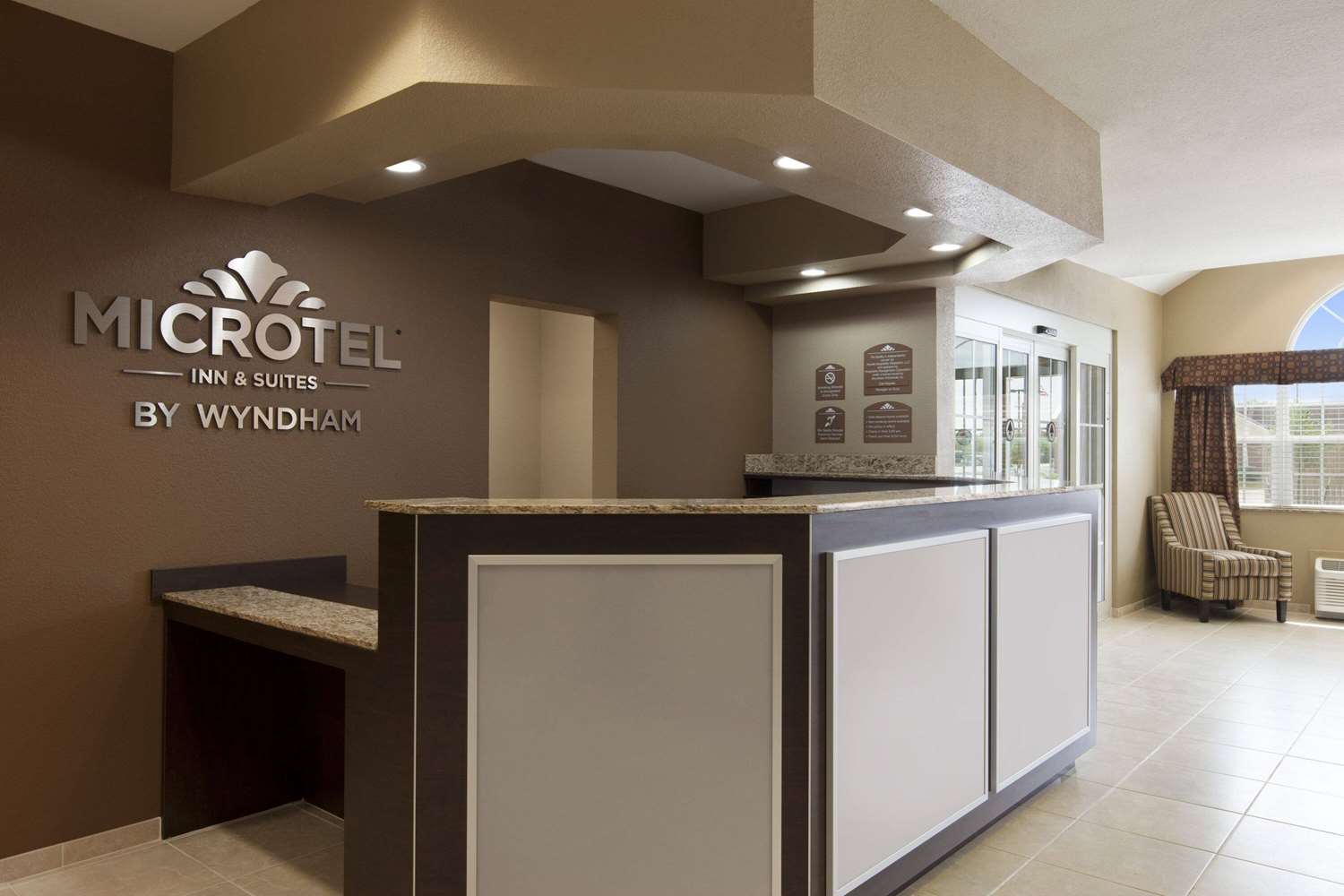 Microtel Inn Suites By Wyndham Kenedy 1/10