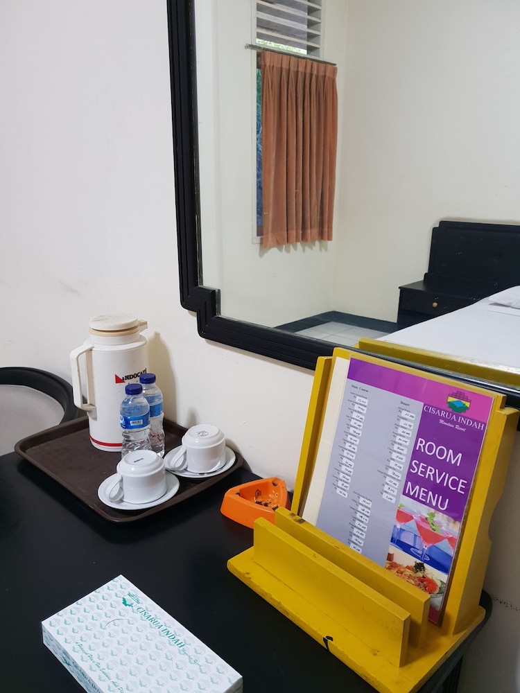 Hotel Cisarua Indah 15/36