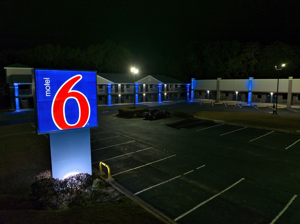 Motel6 Moultrie, GA 54/62