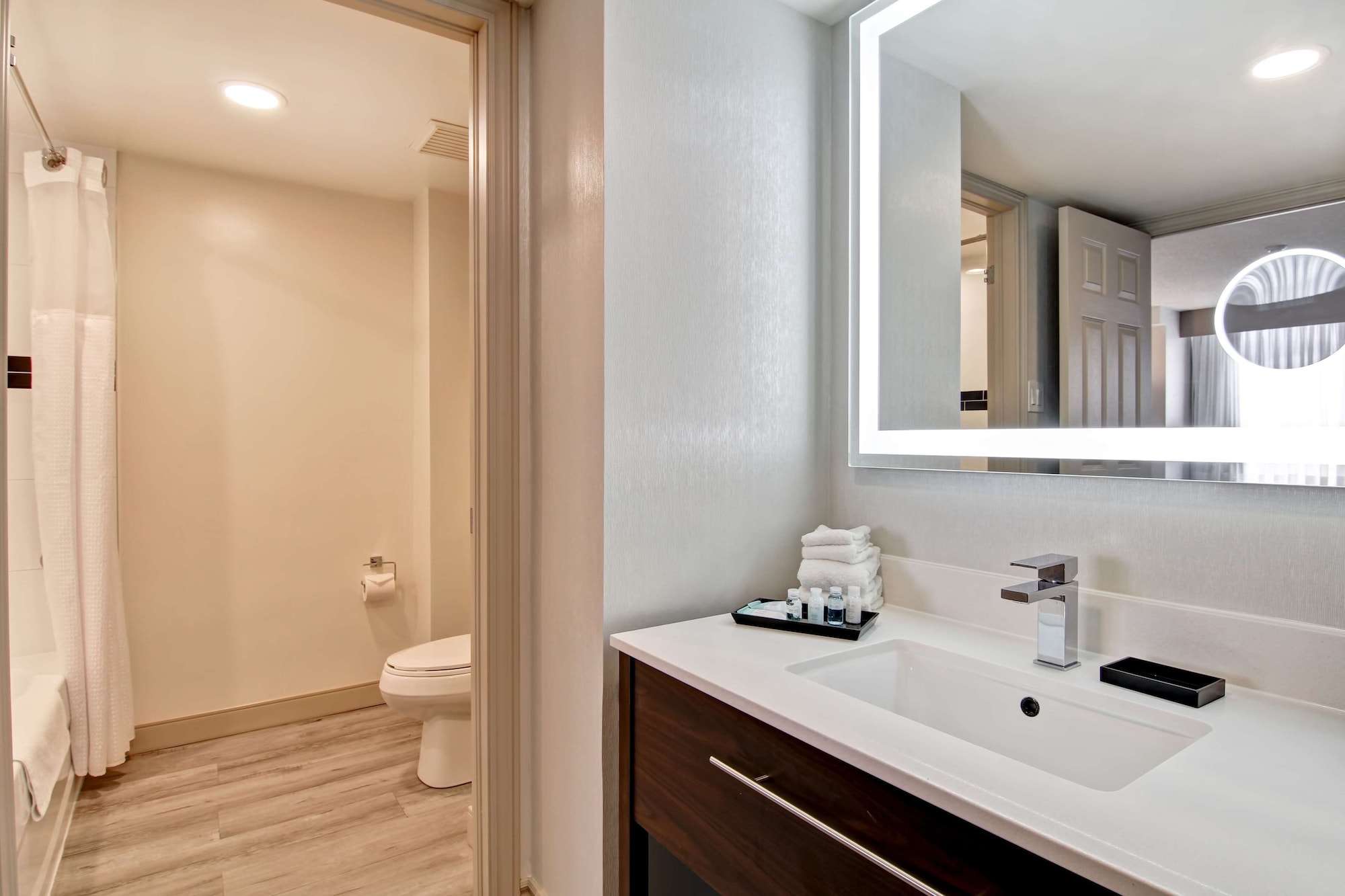 Preferred, Suite, 2 Queen Beds, Sofa، The Park Hotel London 10/10
