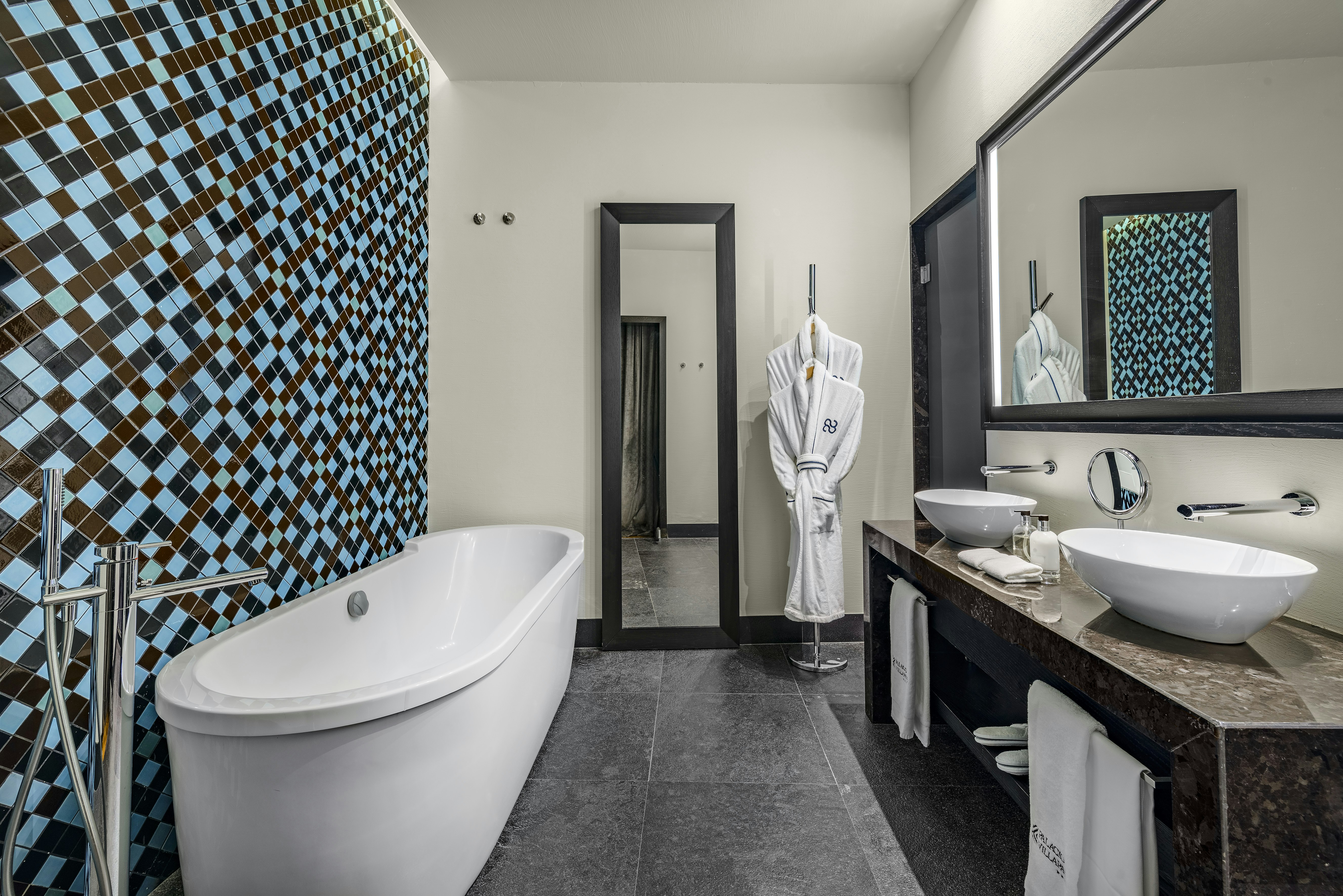 CoolRooms Palacio Villapanes 5 GL 59/65