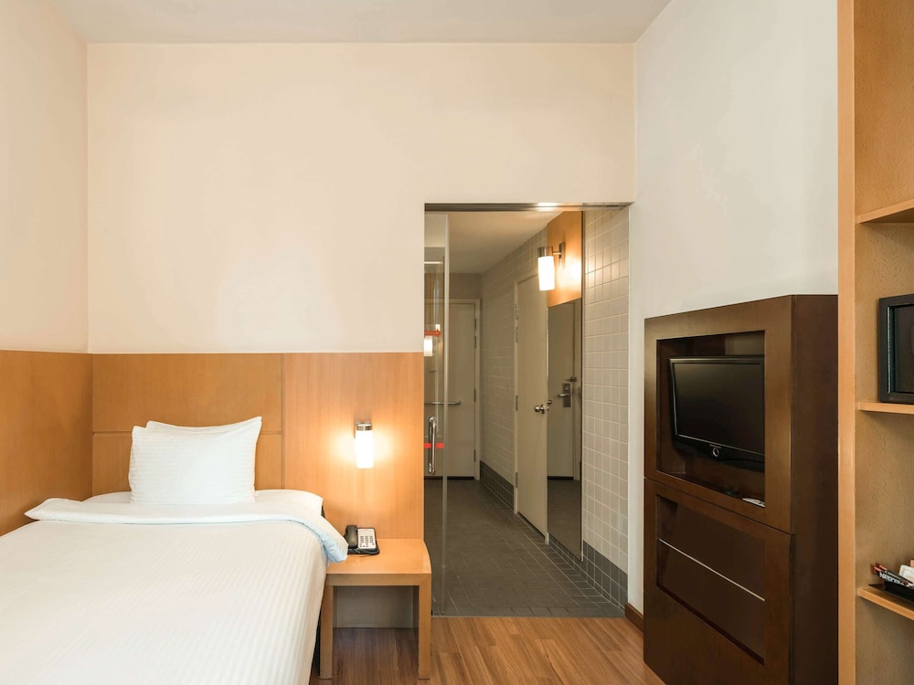 Ibis Singapore on Bencoolen 15/70