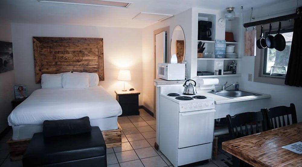 3 Rivers Resort and Guide Service 15/50