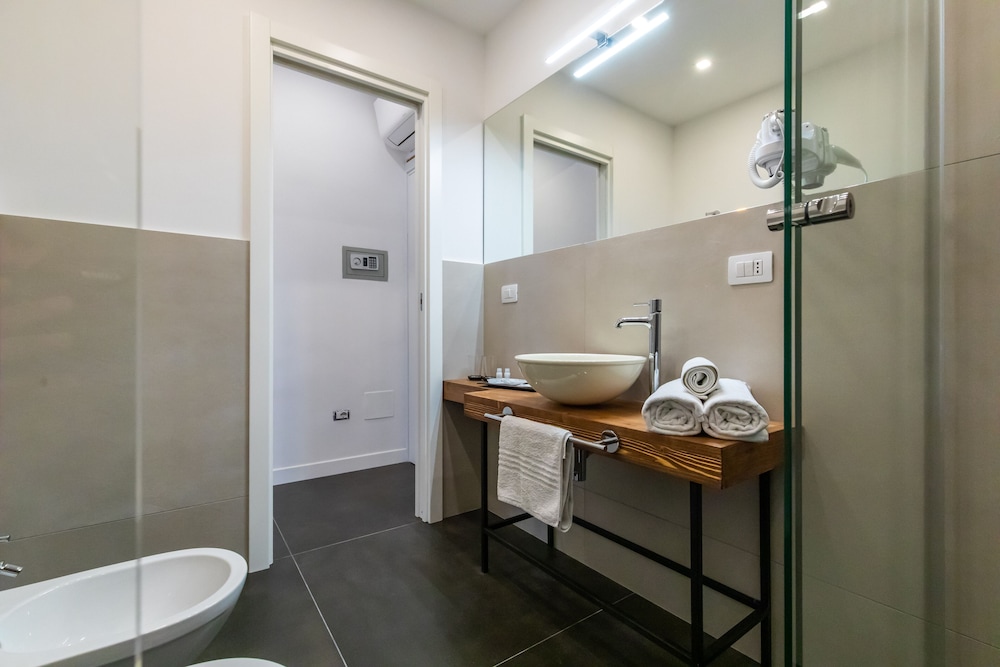 Santa Chiara Inn 40/46