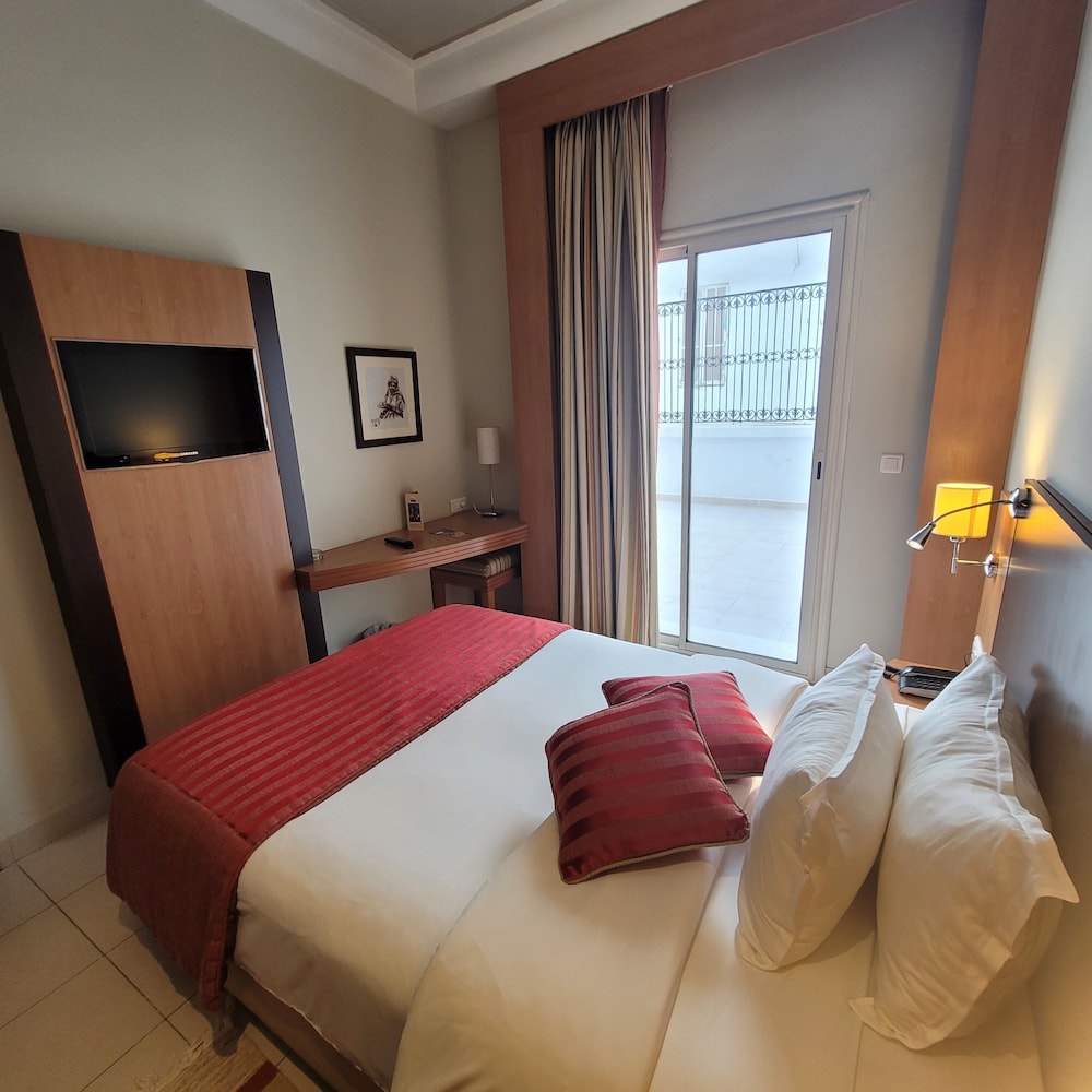 1 BEDROOM, SINGLE