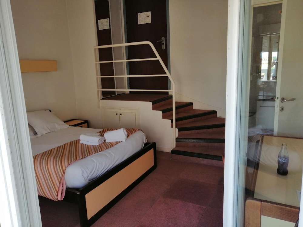 Hotel Moderne 9/45