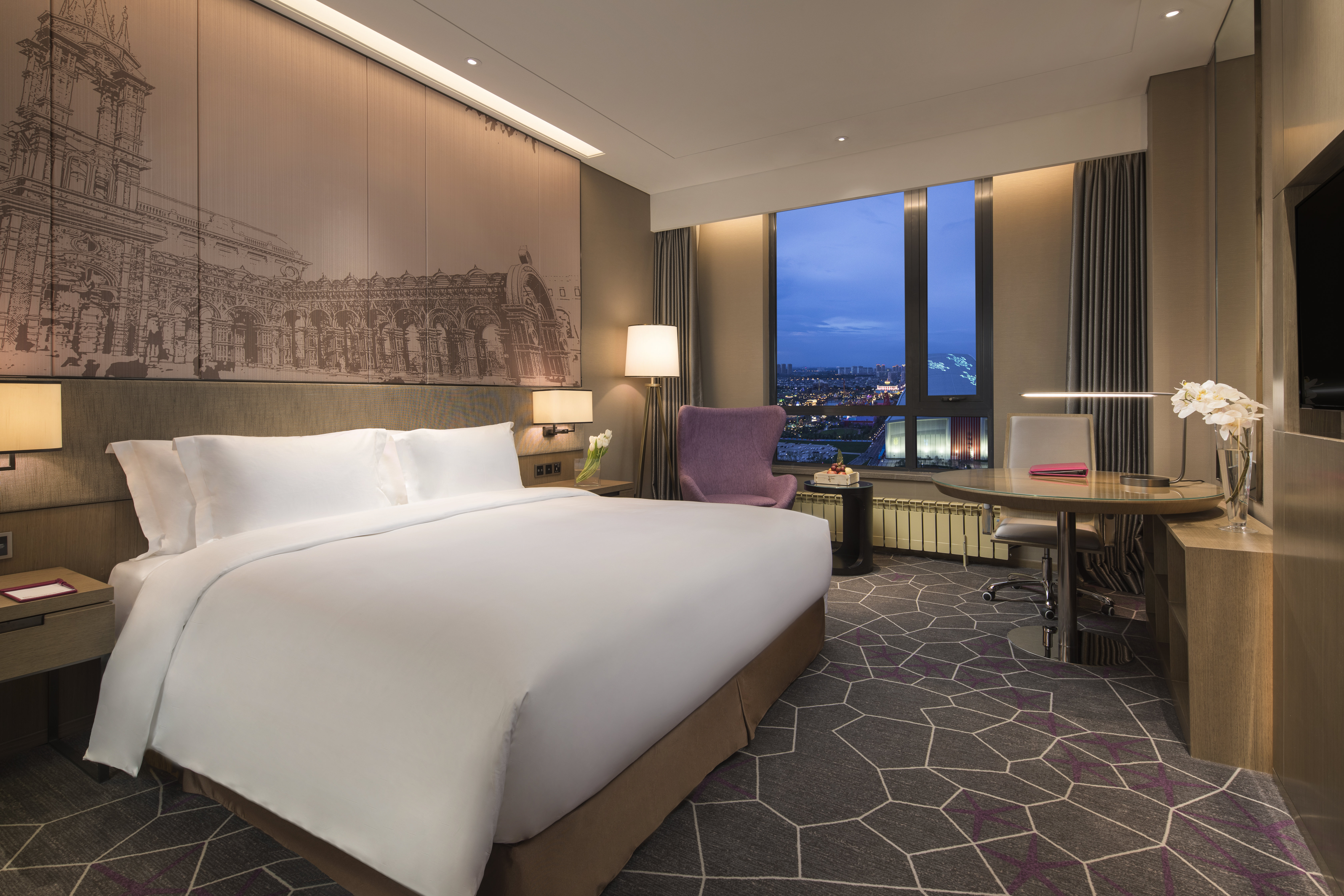 Plaza, Crowne, Deluxe