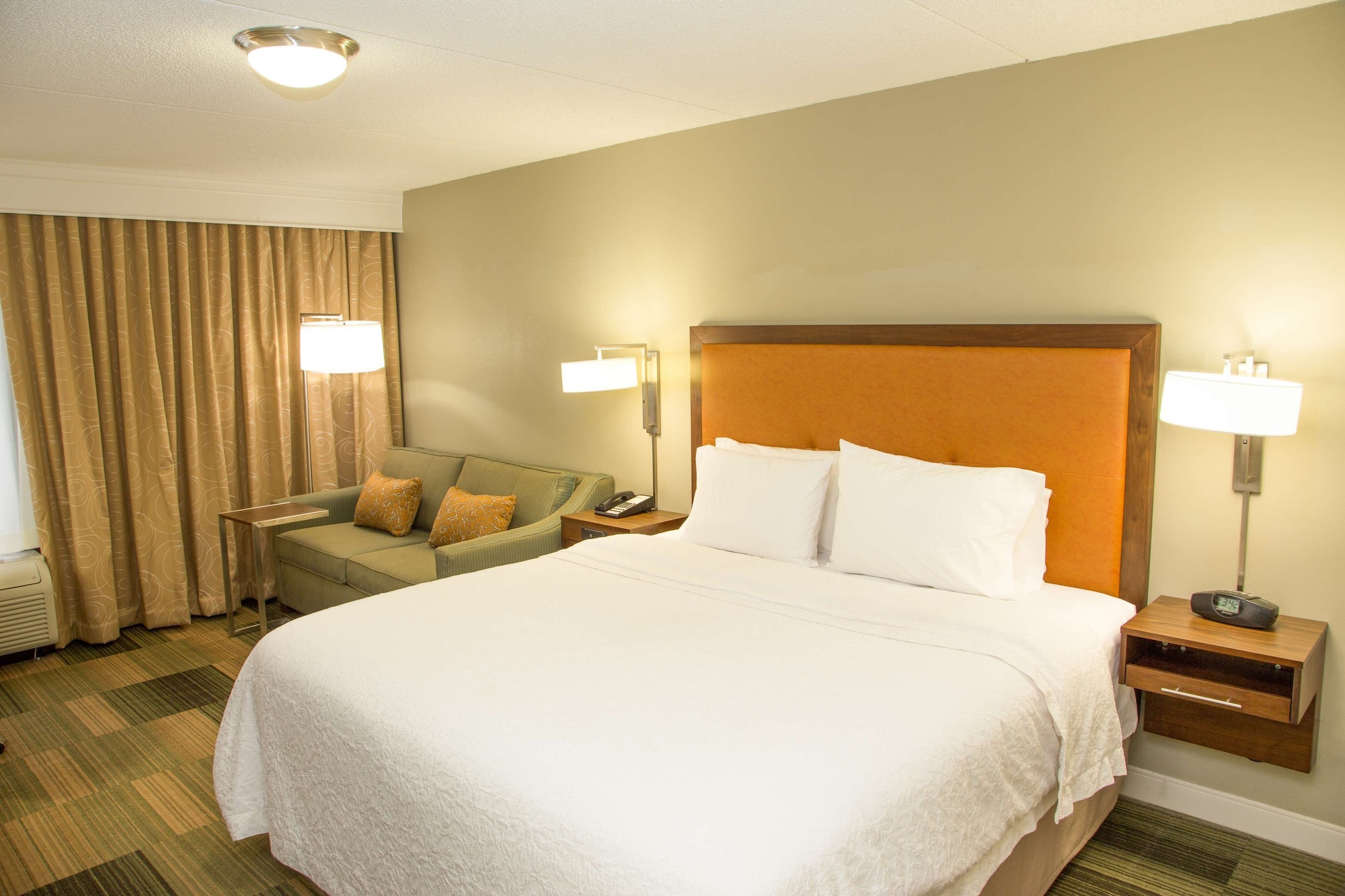 STUDIO, KING BED, ACCESSIBLE