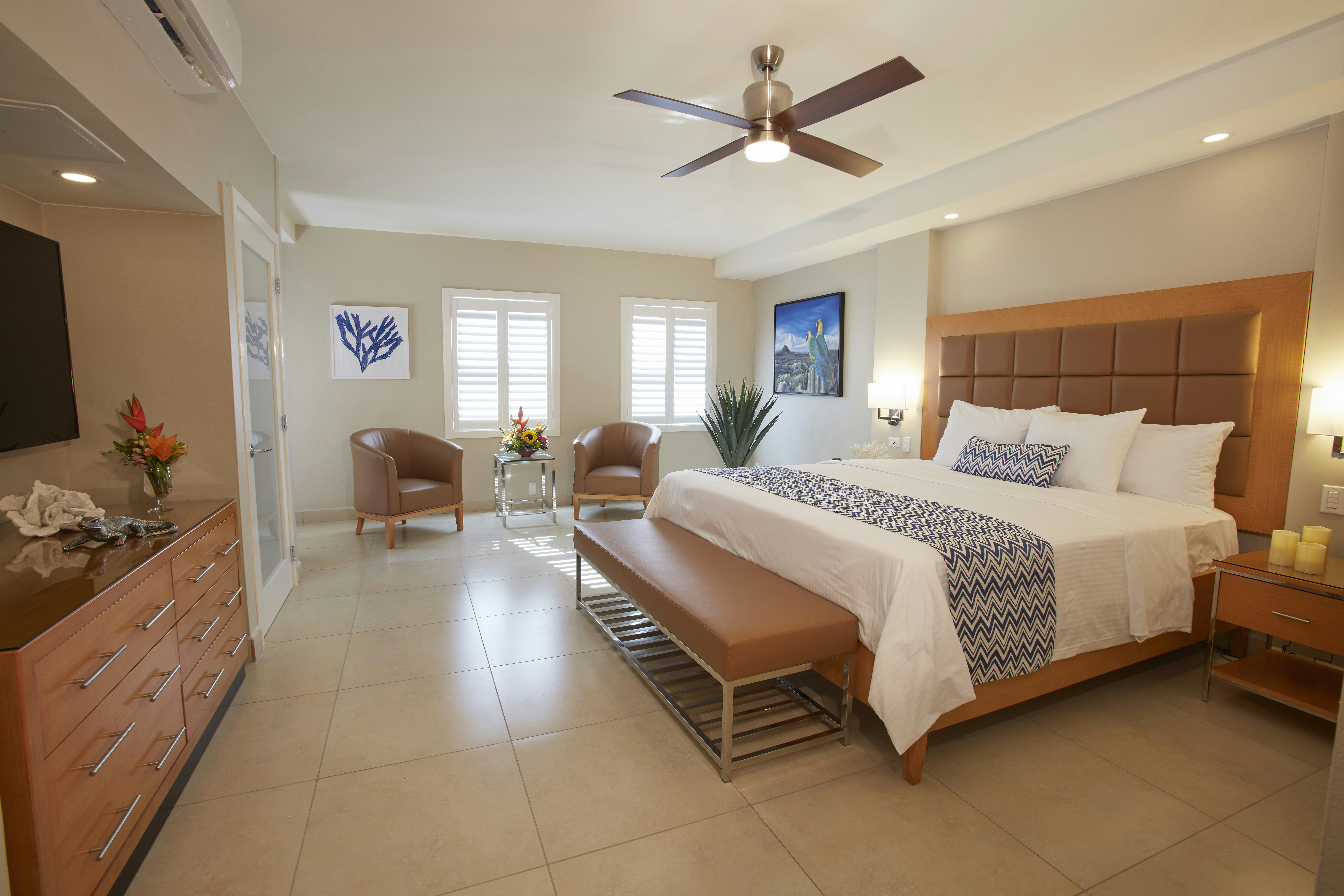 1 BEDROOM, SUITE