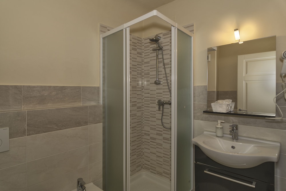2 BEDROOMS, COMFORT, SUITE, PRIVATE BATHROOM