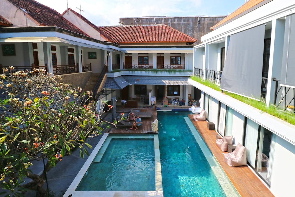 Gemini Star Hotel Kuta 66/69