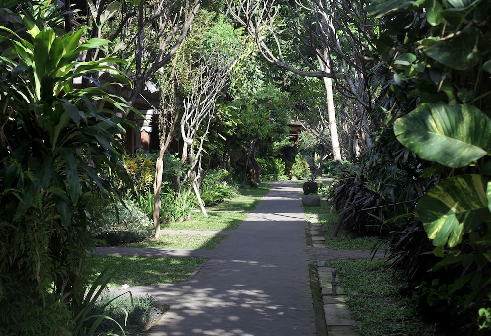 MATAHARI BUNGALOW 53/66