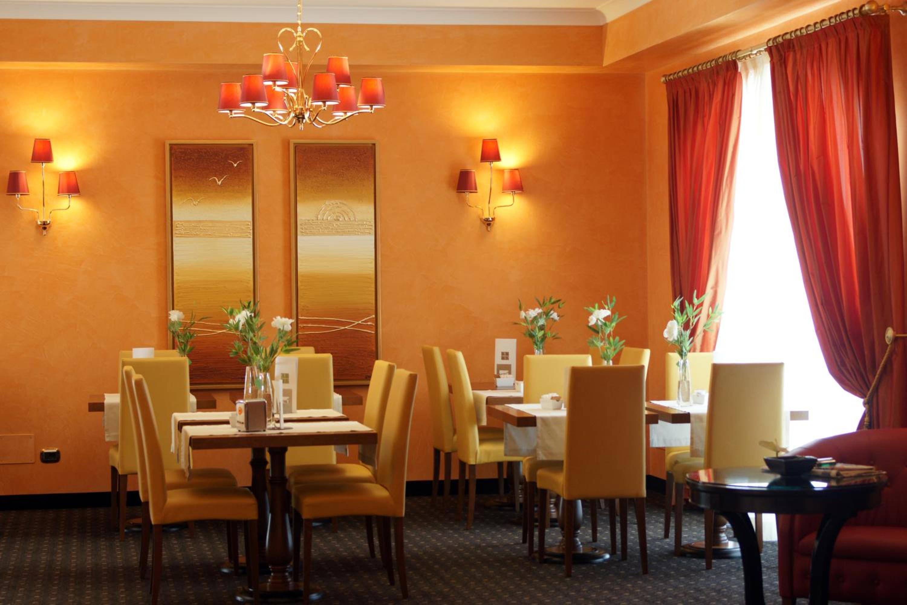 Bram Hotel 45/50
