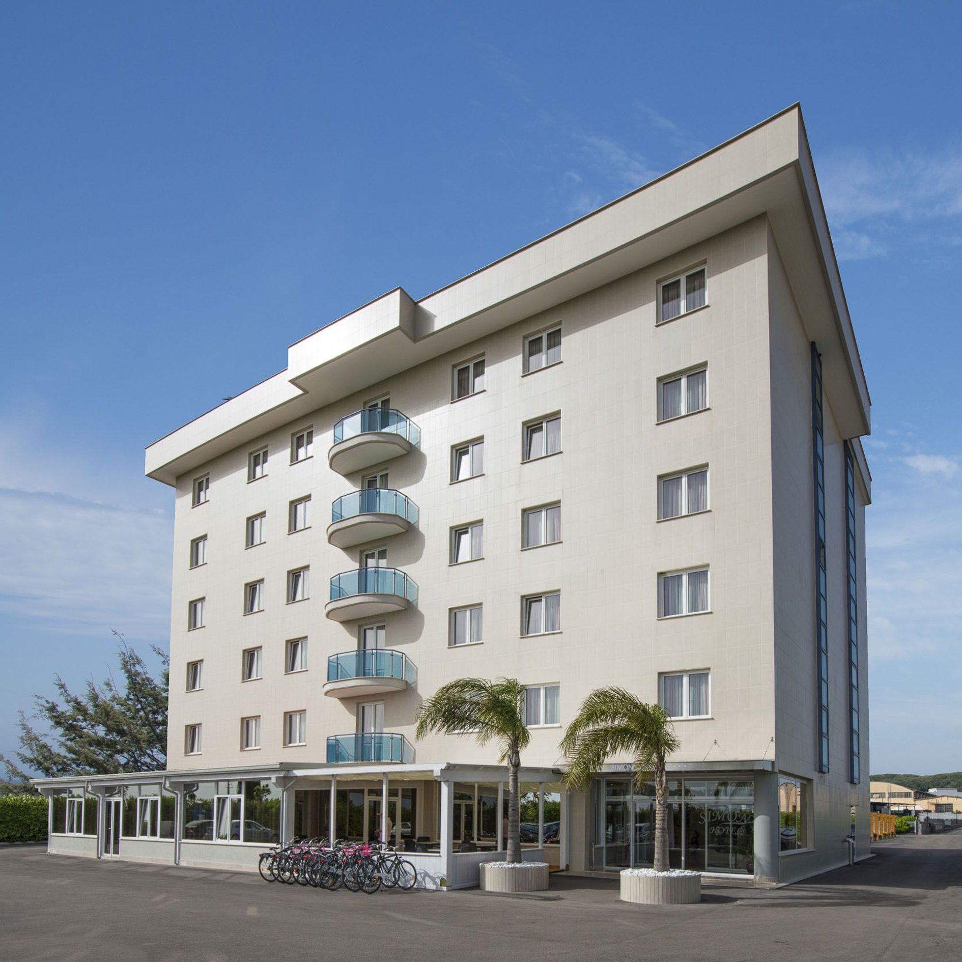 Simon Hotel 2/37